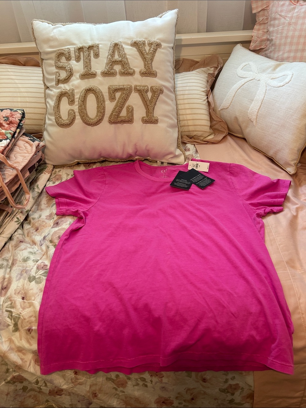 GAP Bright Fuchsia Short Sleeve Tee